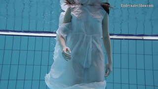 Ënnerwaasser-Welt nackt babes