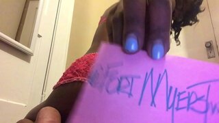 ���พียงน้อนหนายิงไม่เข้าหรอกที่รักแสดงให้เห็นว่าเธอจะตบมือเธอฝึกเต้นเหมือนกัน!