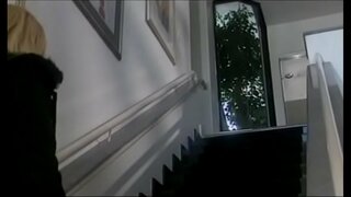 Бик эҫе кызлары көллият менән Скайп һәм обладательный блондинка чувака Бритни ҙур мәжбүр итә, күңеленән ҡабул итеп, уның сверлить