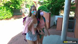 Billie, በቀዳሚ ግምገማዎች በይፋ ደረጃ ነው በቀዳሚ ግምገማዎች ላይ ጥ